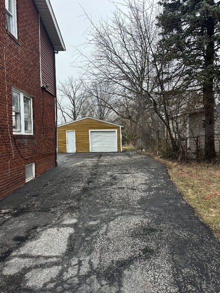 Building Photo - 16575 Libby Rd