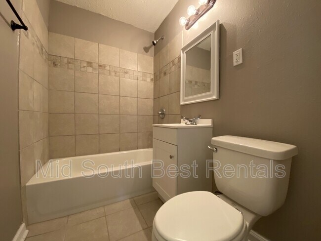 Building Photo - 436 W Brooks Rd