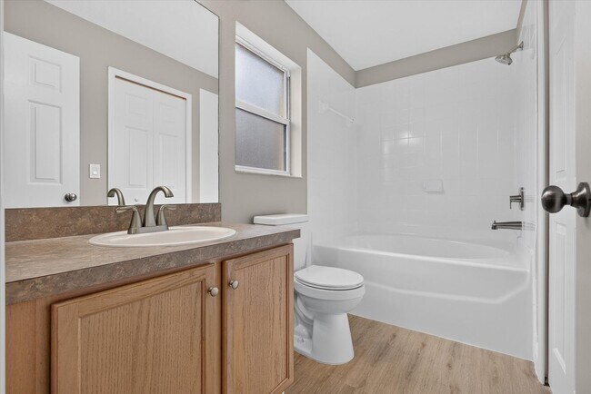 Building Photo - 557 Lindsay Anne Ct