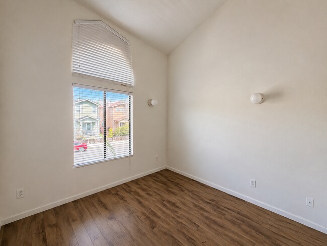Building Photo - 3744 Arnold Ave