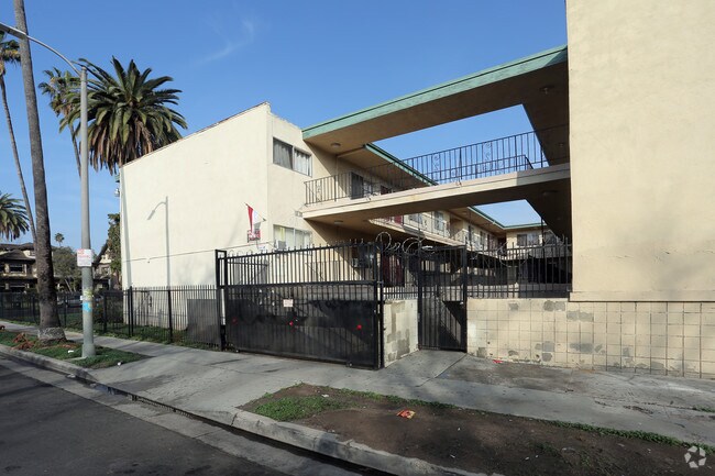 Building Photo - 1650 S Gramercy Pl