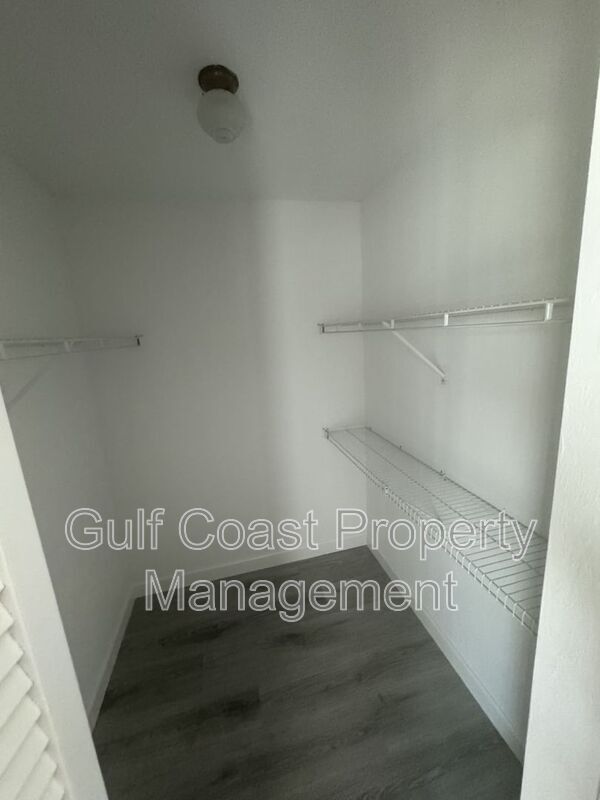 Building Photo - 3300 Loveland Blvd