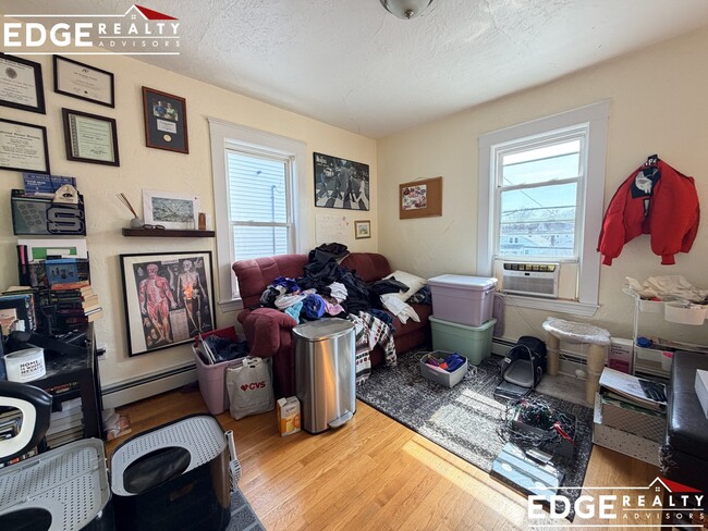 Building Photo - 30 Mt Hope St