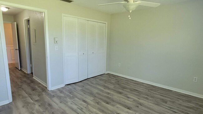 Building Photo - 3 beds 3 bath condo on the golf course