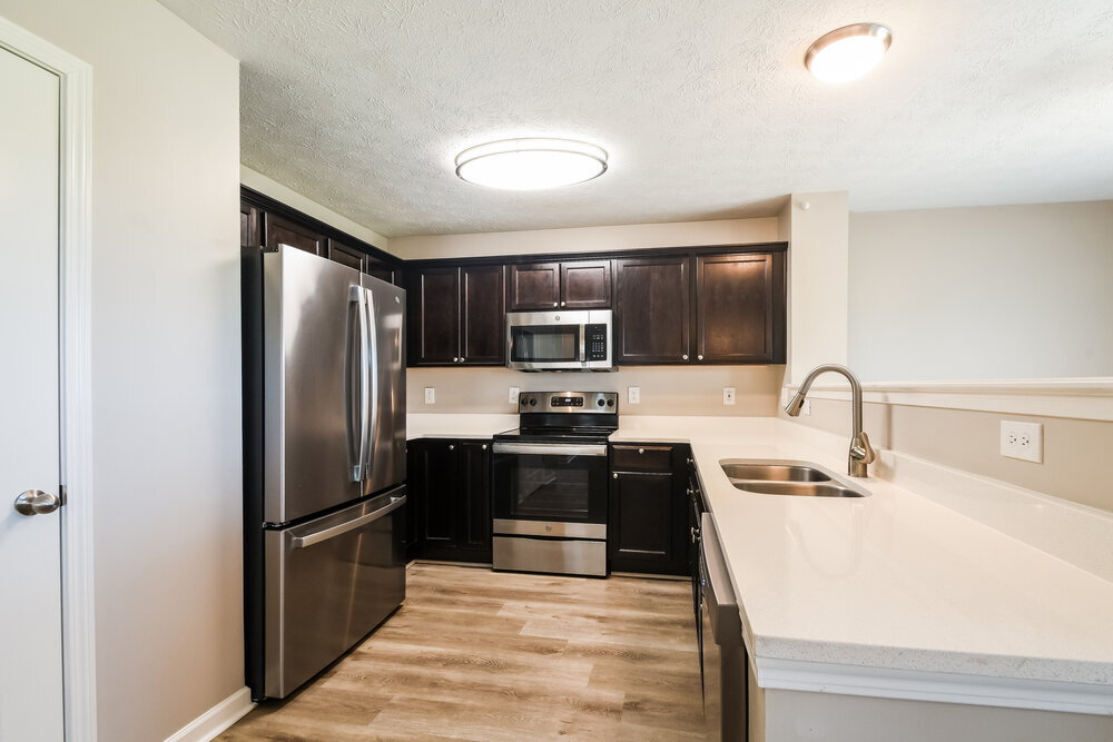 Building Photo - 15298 Royal Grove Dr