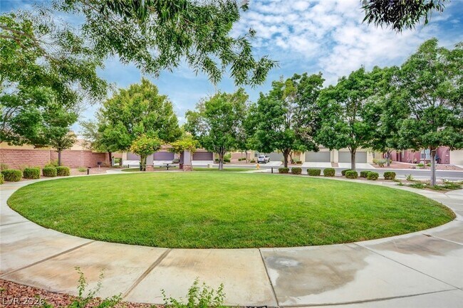 Building Photo - 8852 Regatta Bay Pl