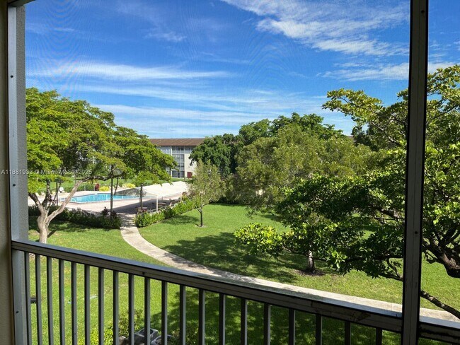 Building Photo - 13255 SW 9th Ct