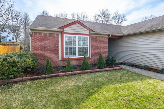 Building Photo - 635 S Fieldstone Blvd