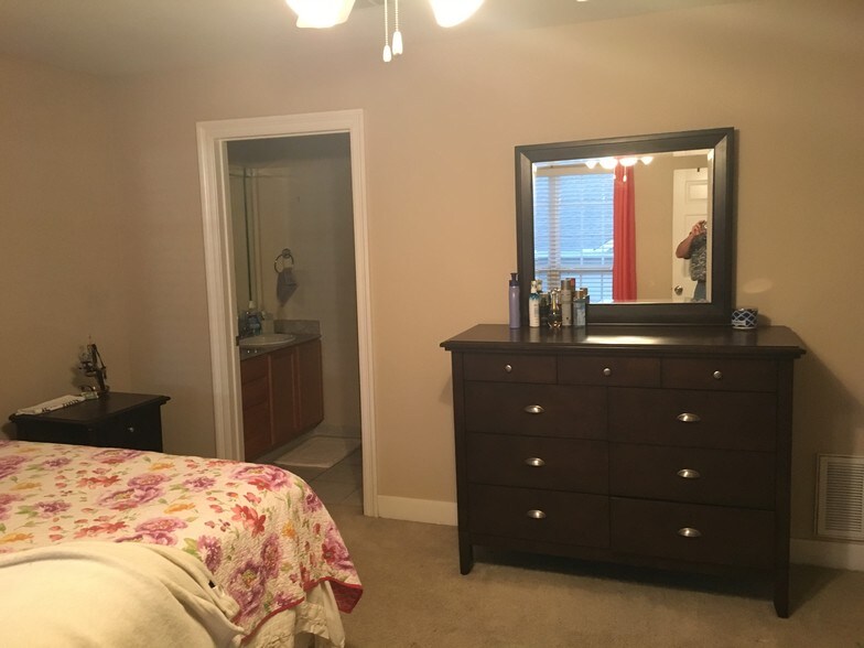 Building Photo - 801 Luther St W