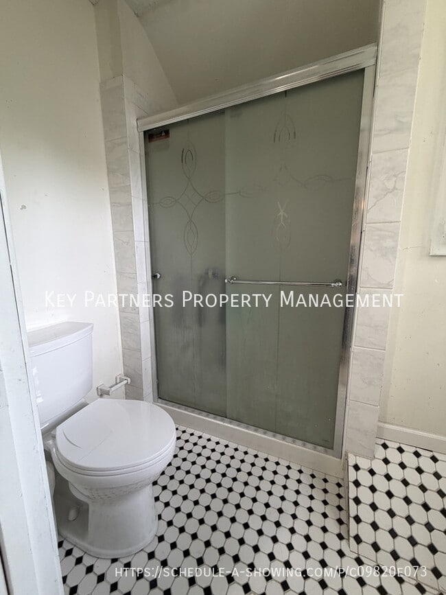 Building Photo - 6501 Long-