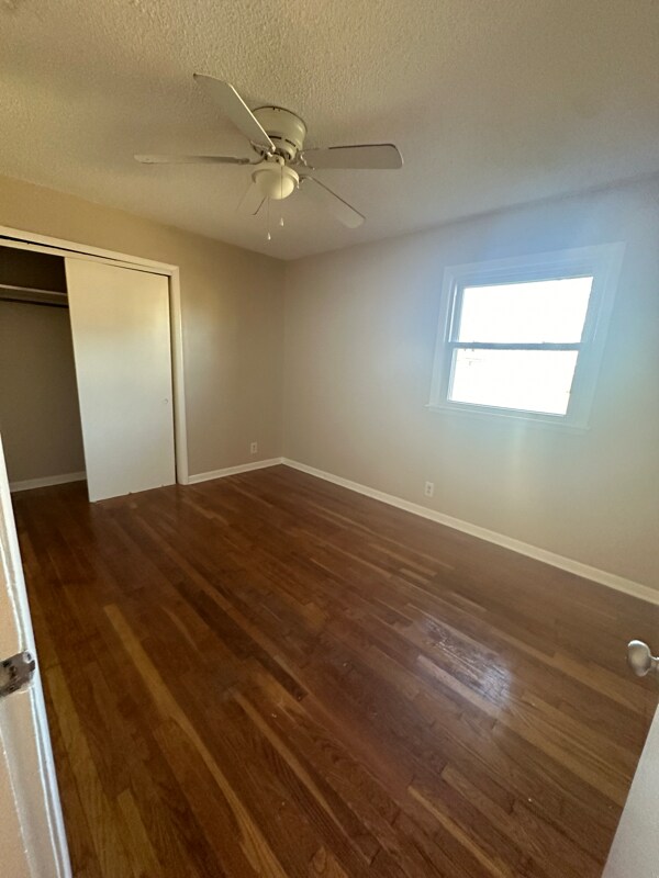 Building Photo - 4025 Knollbrook Dr NW