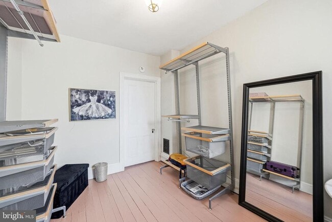 Building Photo - 346 E Union St