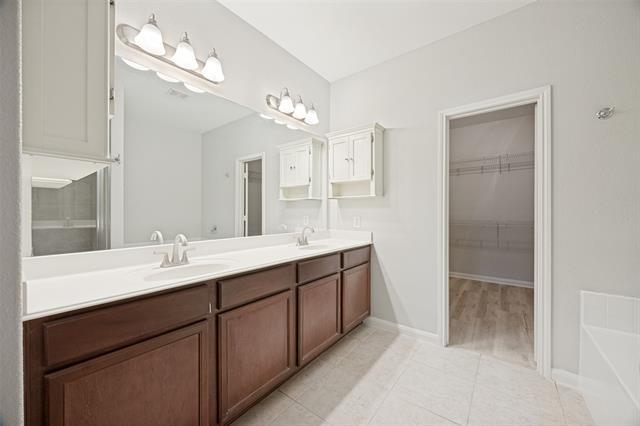 Building Photo - 1608 Persimmon Dr