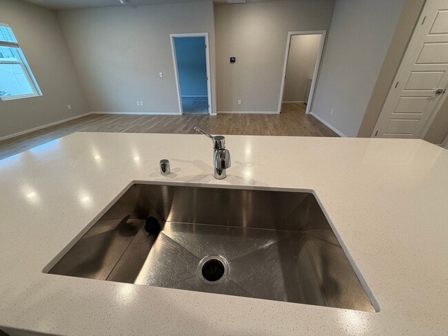 Building Photo - Stunning 3 Bed, 2 Bath Home in Spokane!