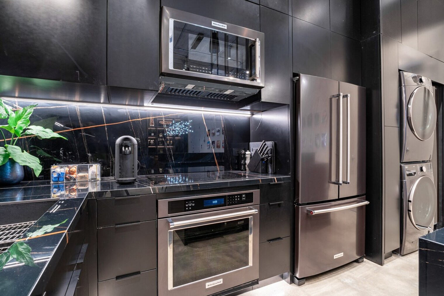 Building Photo - 250 NW 23rd St