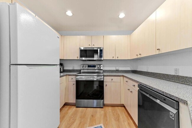 Building Photo - 1803 N Flagler Dr