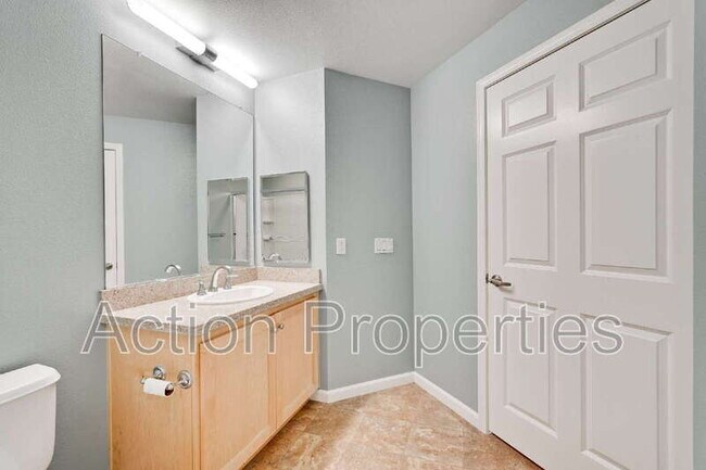 Building Photo - 800 N 8th St