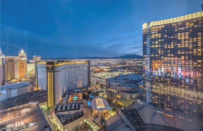 Building Photo - 3722 S Las Vegas Blvd