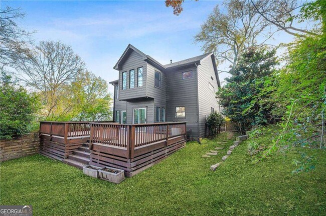 Building Photo - 1086 Pine Grove Ave NE