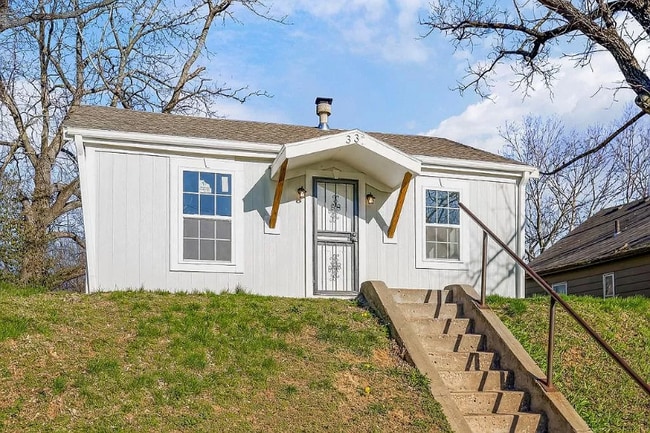 Building Photo - 337 N 35th St