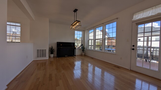 Dining Room - 5115 Higgins Dr