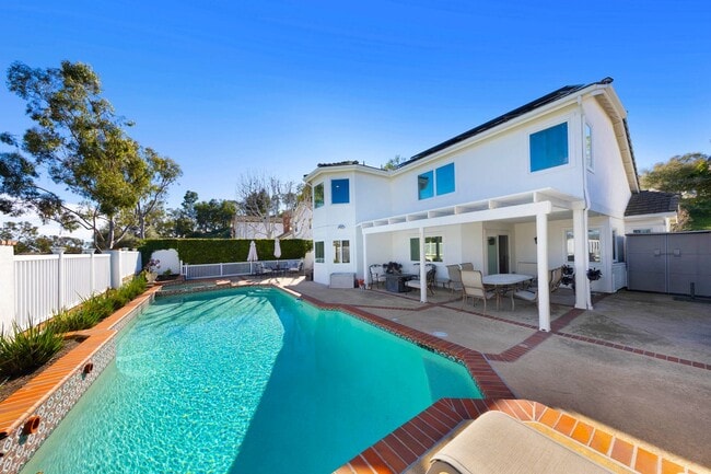 Building Photo - 30932 Colonial Pl