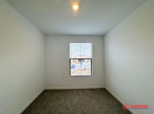 Building Photo - Stunning Newly Built Home in the Southwest!