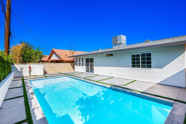 Building Photo - 52885 Avenida Carranza