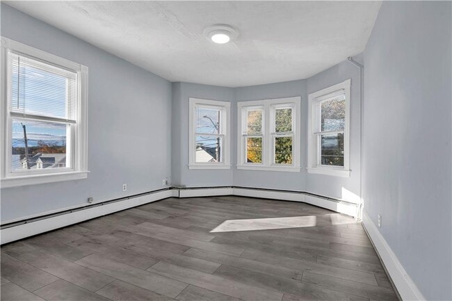 Building Photo - 78 Old Oak Ave