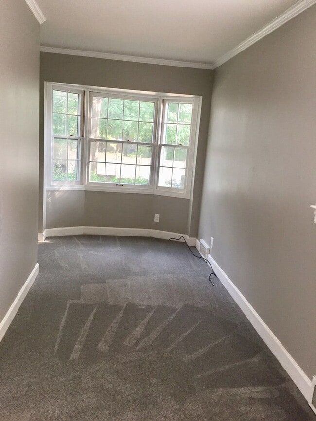 Building Photo - Coming Soon!! 2 Bedroom/ 2 bath Unit! Supe...
