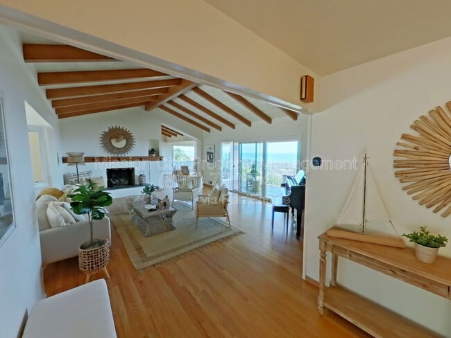 Building Photo - 1227 Viscaino Rd