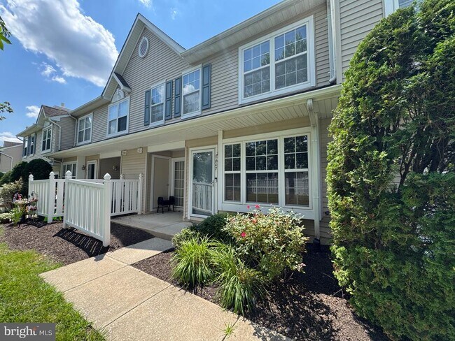 Primary Photo - 807 Kirby Way