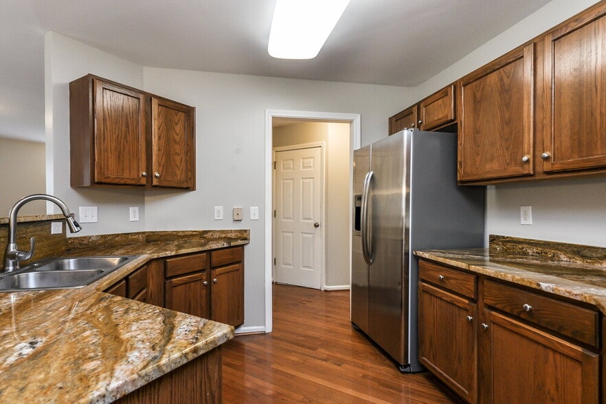 Building Photo - 5008 Cupine Ct