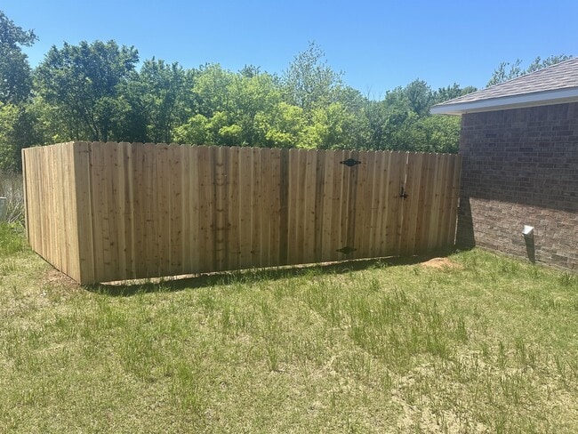 Building Photo - 1015 Ichabod Cir