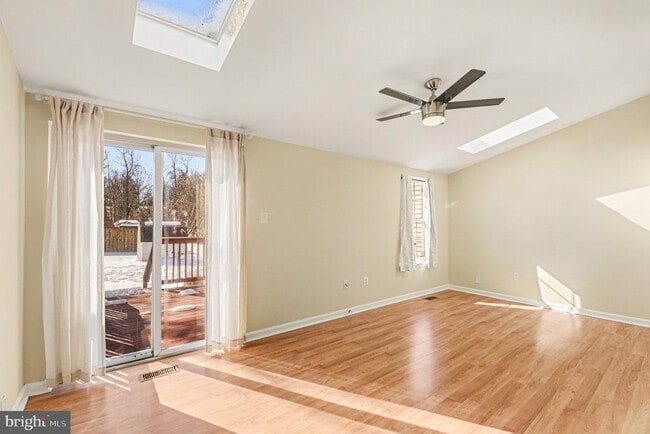 Building Photo - 718 Orley Pl