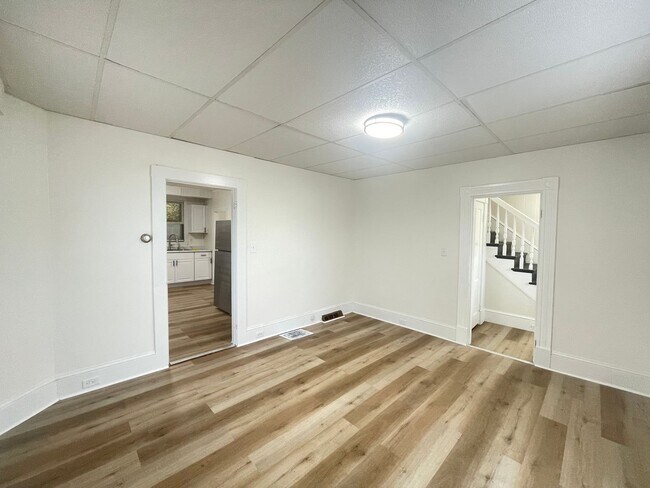 Building Photo - 475 Wilson St