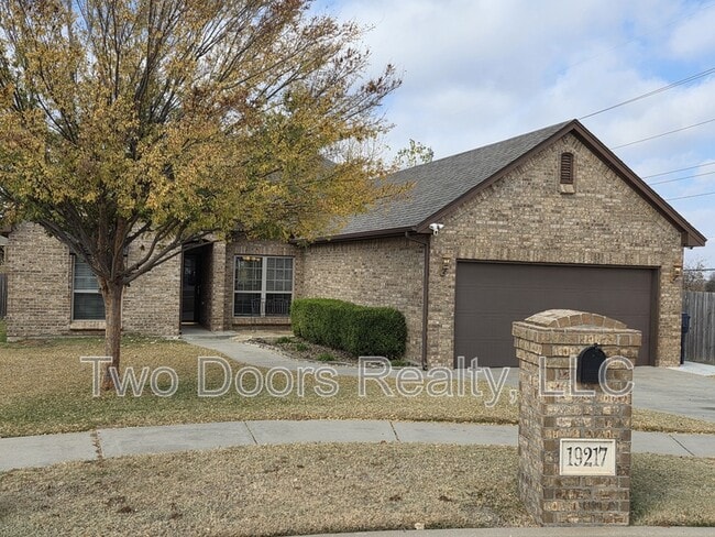 Building Photo - 19217 Grassmere Way