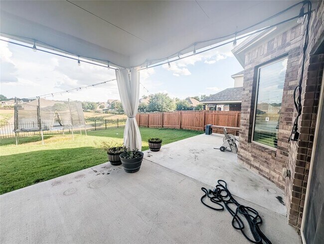 Building Photo - 3636 Mineral Dr