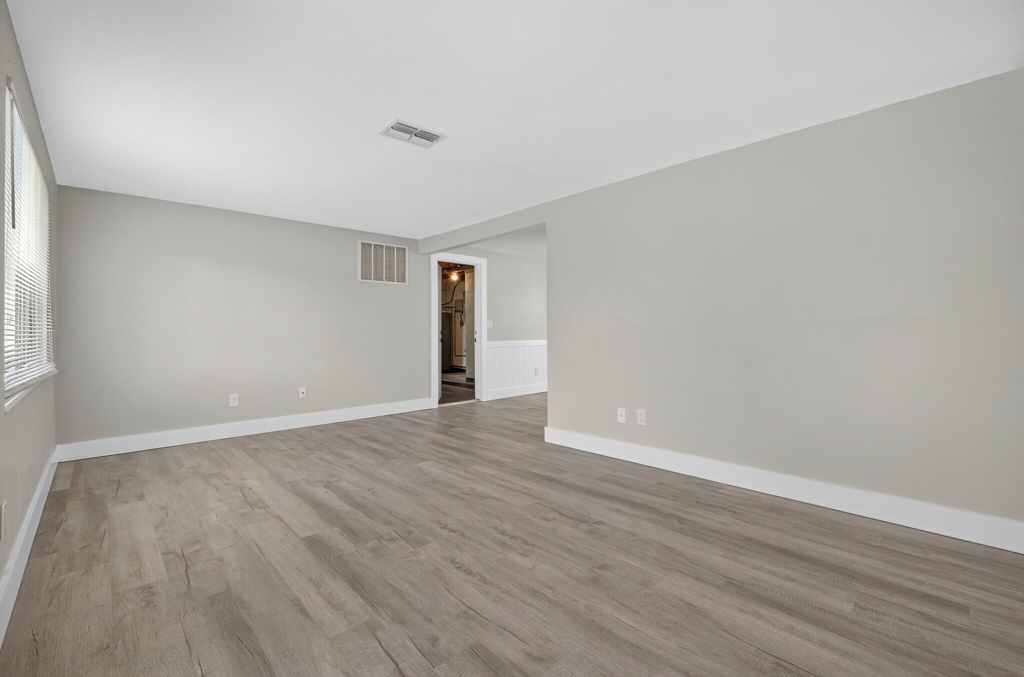 Building Photo - 3624 Oakhurst Dr
