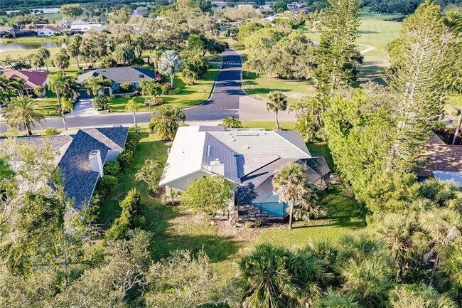 Building Photo - 904 S Doral Ln