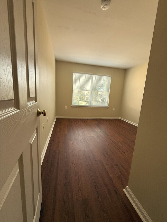 Building Photo - 379 Wheatfield Cir