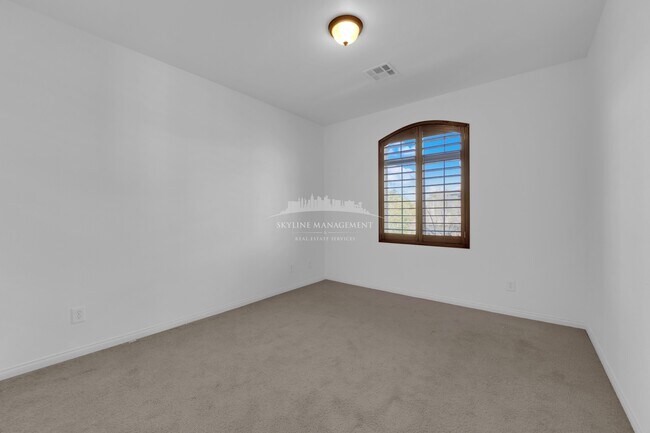 Building Photo - 8445 Cambrils Ave