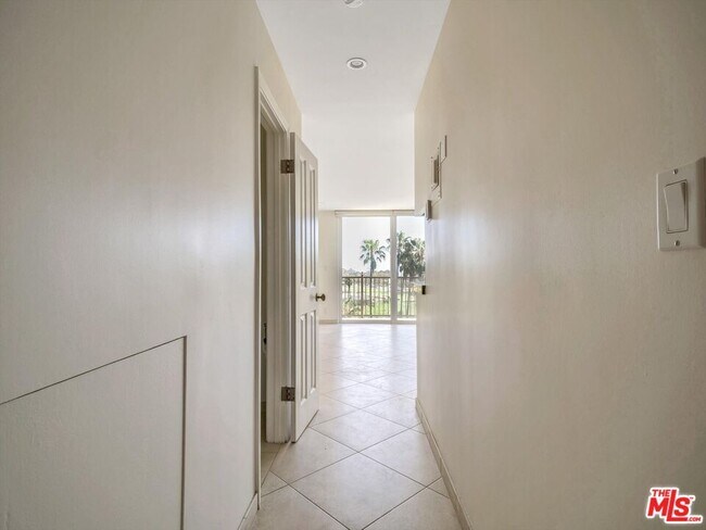 Building Photo - 23901 Civic Center Way