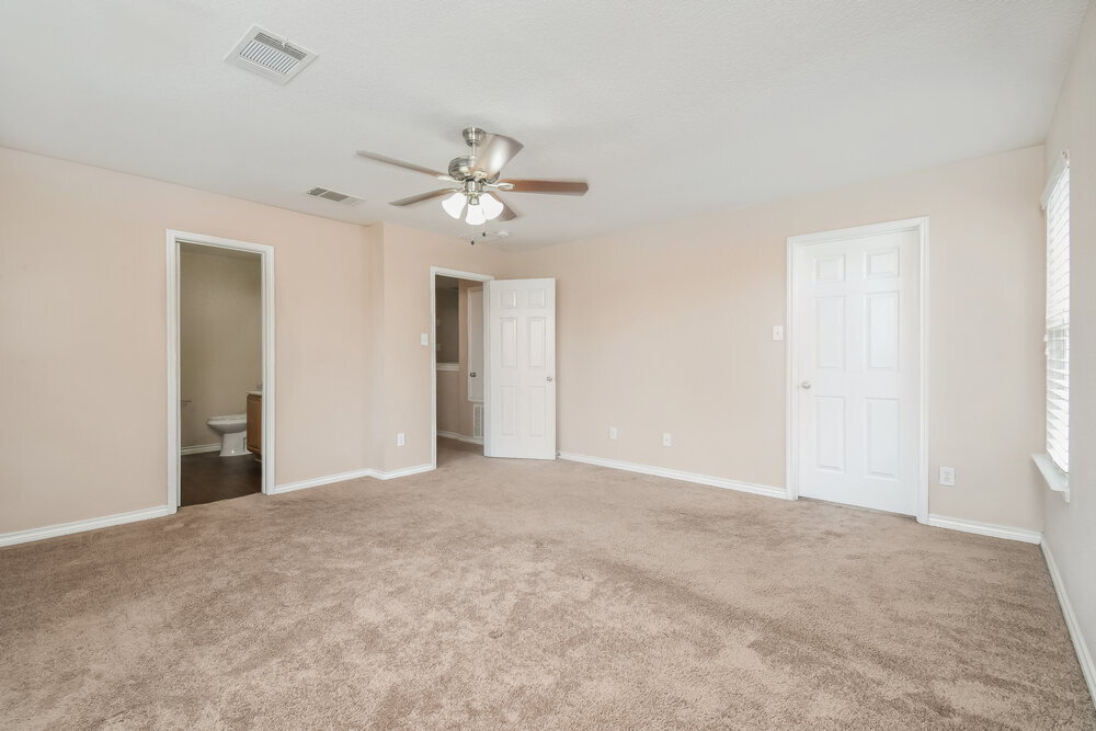 Building Photo - 5328 Nueces Ln