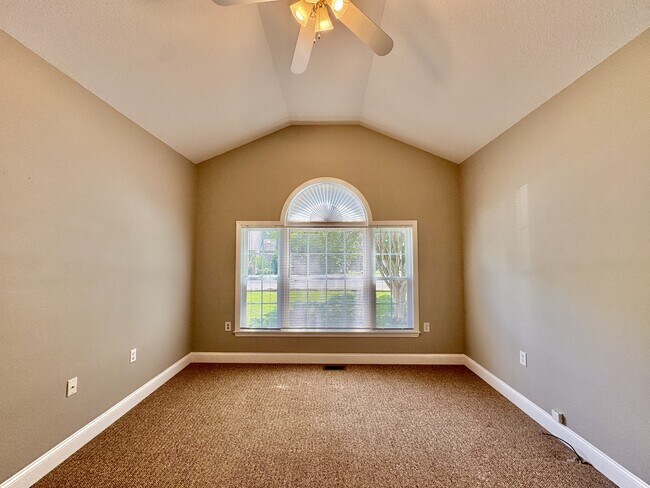 Building Photo - 513 Tanasi Cir