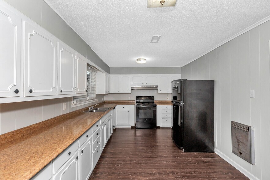 Building Photo - 3903 Telstar Cir SW