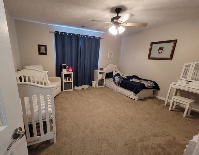 Building Photo - Stunning 3bd/2ba home with gorgeous yard and bonus living space! Coming Soon!
