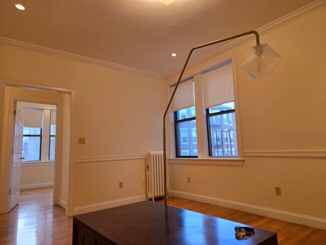 Building Photo - No brokers Fee, No Security Deposit, Heat, Hot Water Included, Elevator, Laundry, Steps from the ...