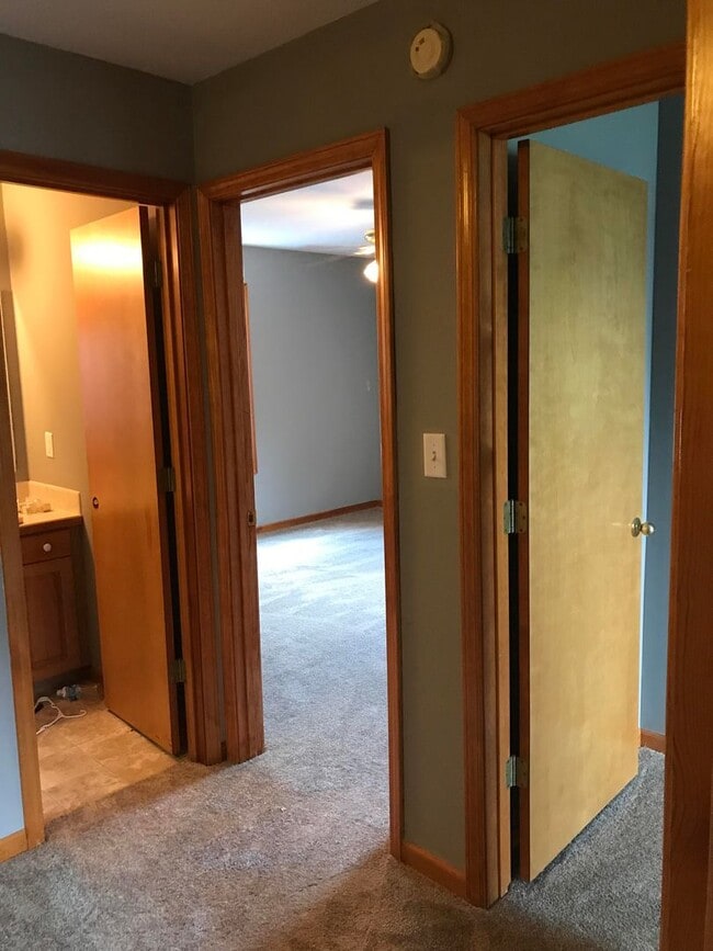 Building Photo - 900 Christie Ct