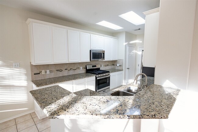 Building Photo - 11 Summer Haze Cir